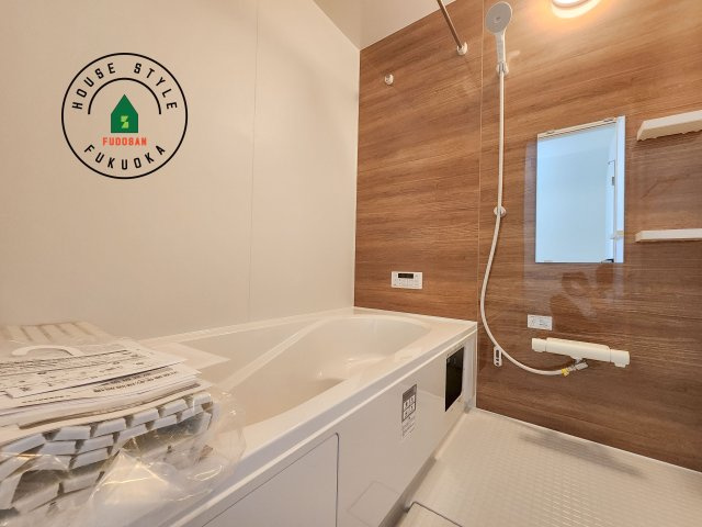 福岡市城南区友丘6丁目第3-4棟（4号棟）の浴室|1日の疲れを癒してくれる広々バスルーム。雨の日のお洗濯にも大活躍な浴室乾燥機付です！