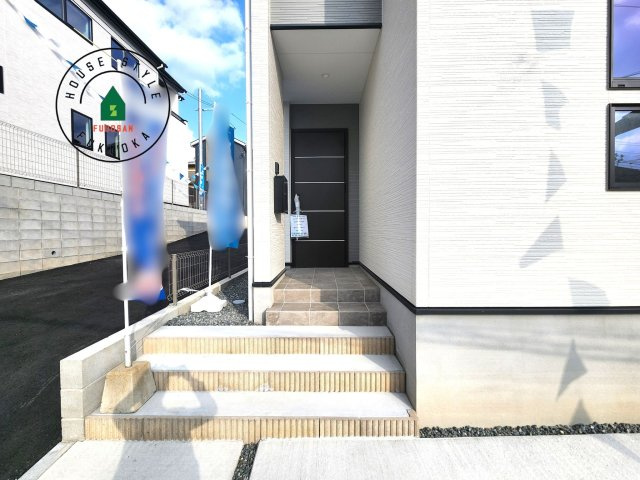 福岡市城南区友丘6丁目第3-4棟（4号棟）の玄関|おでかけの時も帰った時も、「我が家」を最初に感じでもらえる素敵な空間に。