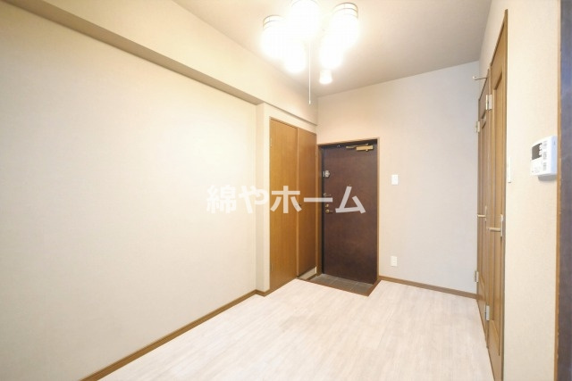 フォレステージ緑橋の寝室|広くて明るい寝室