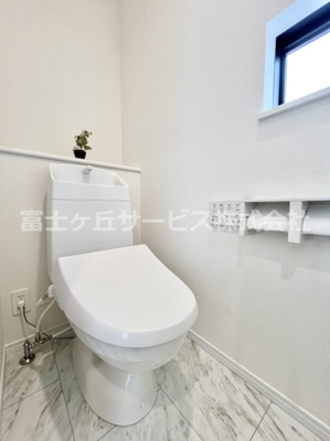 【トイレ】 | 御殿場市御殿場 新築一戸建て A号棟 | 2Fのトイレです
