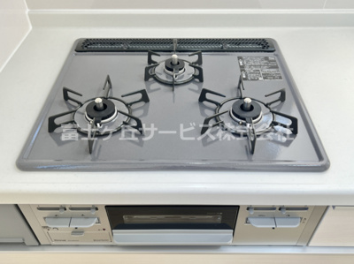 【その他】 | 沼津市西沢田 新築一戸建て B号棟 | 3口コンロです