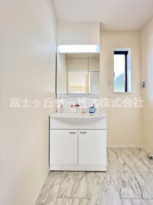 【独立洗面台】 | 沼津市西沢田 新築一戸建て B号棟 | 独立洗面台、朝の身支度には欠かせません