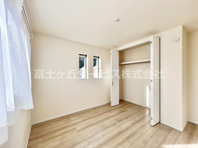 【洋室】 | 沼津市西沢田 新築一戸建て B号棟 | 6.06帖の洋室です