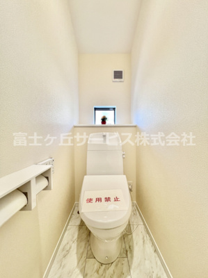 【トイレ】 | 沼津市西沢田 新築一戸建て B号棟 | 2Fのトイレです