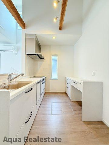 高松市円座町モデルハウスのキッチン|キッチンでお料理をお楽しみください