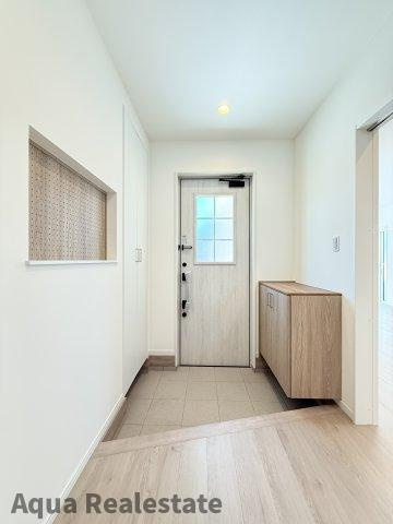 高松市円座町モデルハウスの玄関|シンプルで使いやすい玄関です