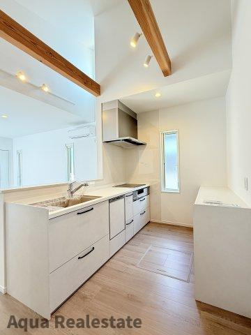 高松市円座町モデルハウスのキッチン|キッチンでお料理をお楽しみください