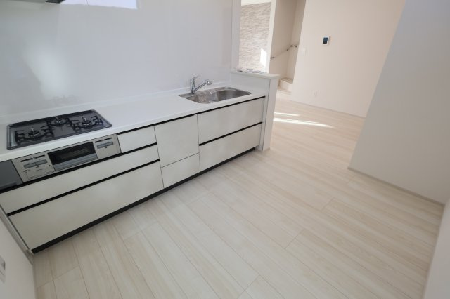 《仲介手数料無料》志木市中宗岡２丁目7-50(全1戸)新築一戸建てグラファーレのキッチン|撮影日 2025年11月21日 13:50 晴れ