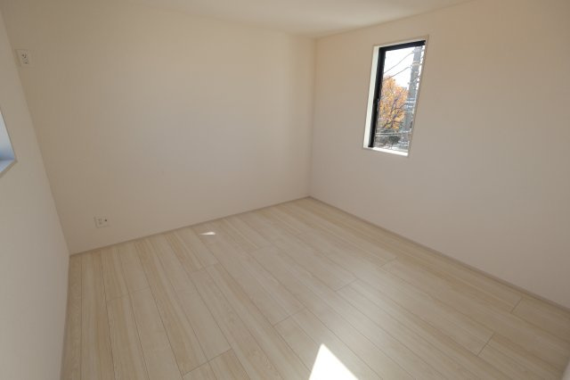 《仲介手数料無料》志木市中宗岡２丁目7-50(全1戸)新築一戸建てグラファーレの洋室|撮影日 2025年11月21日 13:50 晴れ