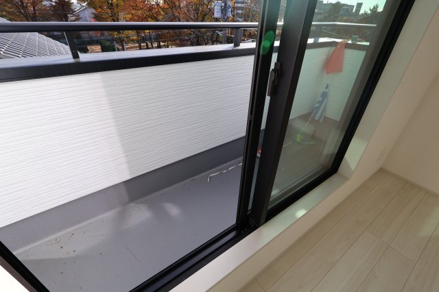 《仲介手数料無料》志木市中宗岡２丁目7-50(全1戸)新築一戸建てグラファーレのバルコニー|撮影日 2025年11月21日 13:50 晴れ