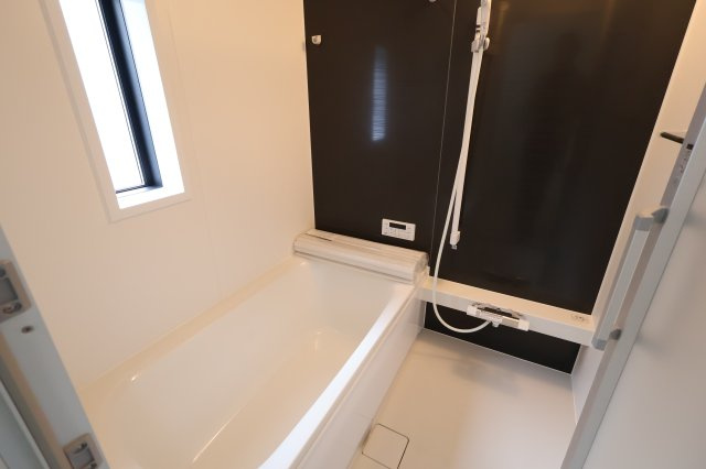 《仲介手数料無料》志木市中宗岡５丁目22-28新築一戸建てクレイドルガーデンの浴室