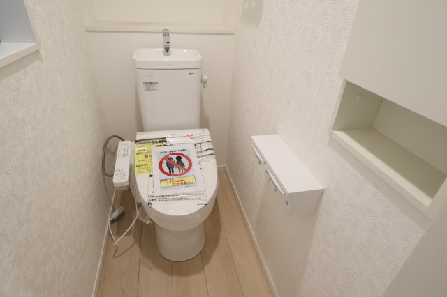 《仲介手数料無料》志木市中宗岡５丁目22-28新築一戸建てクレイドルガーデンのトイレ