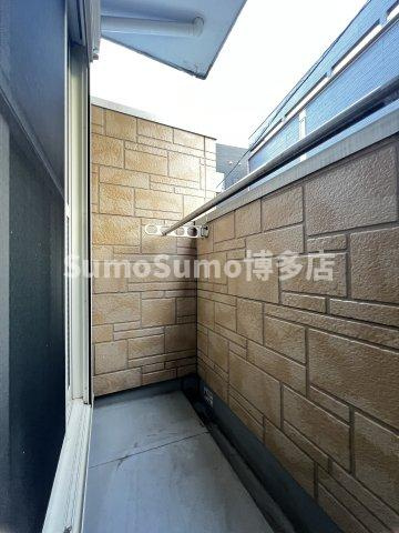 コンフォートベネフィス西新東のバルコニー|バルコニーからの眺めを楽しみながら食事をしませんか