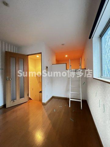 コンフォートベネフィス西新東の居間・リビング|使いやすいリビングです