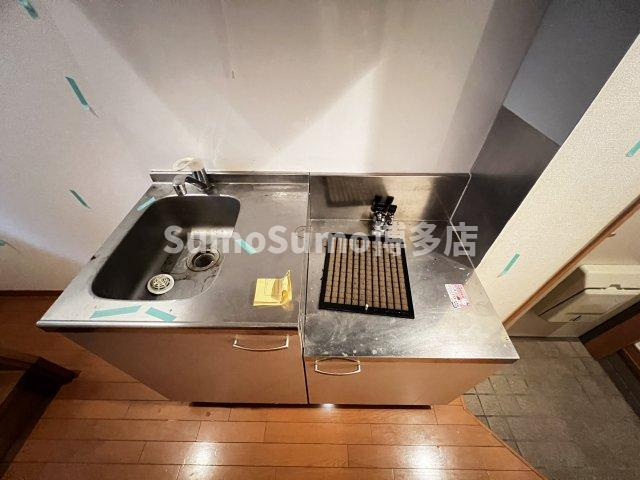 コンフォートベネフィス西新東のキッチン|お料理しやすいキッチンです