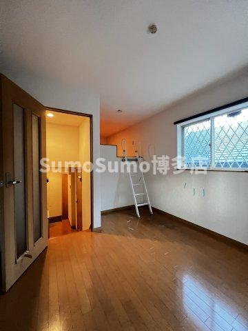 コンフォートベネフィス西新東の居間・リビング|おしゃれなリビングです