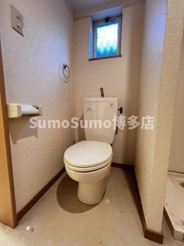 コンフォートベネフィス西新東のトイレ|コンパクトで使いやすいトイレです