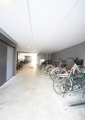 【駐車場】 | セレニテ難波リアン