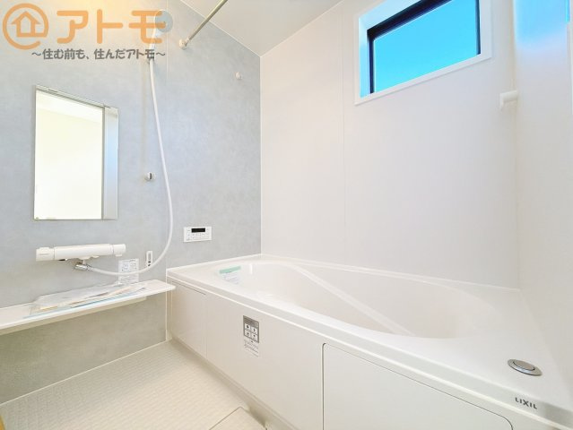 【浴室】 | 清水区三保6期　新築戸建　1号棟 | 浴室乾燥などの機能も充実♪ユニットバスはお掃除もしやすく家事の手間も軽減！窓は湿気をこもらせません！