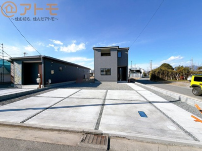 【駐車場】 | 清水区三保6期　新築戸建　1号棟 | 並列3台の駐車スペースです♪