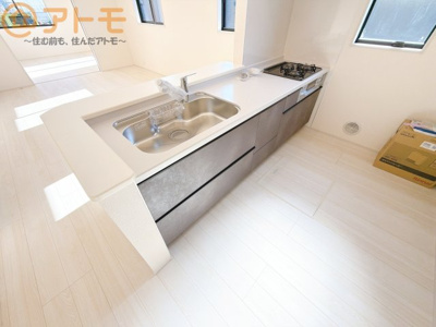 【キッチン】 | 清水区三保6期　新築戸建　1号棟 | 対面式のキッチンはリビングを見渡すことができるので安心♪家族の会話も増えそうですね♪