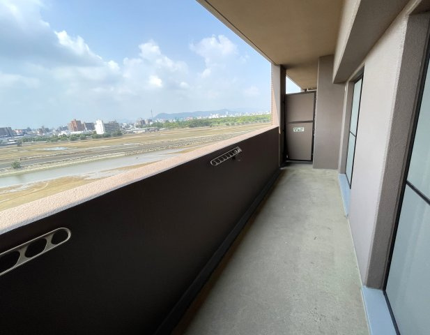 アルファパーク屋島四番館のバルコニー