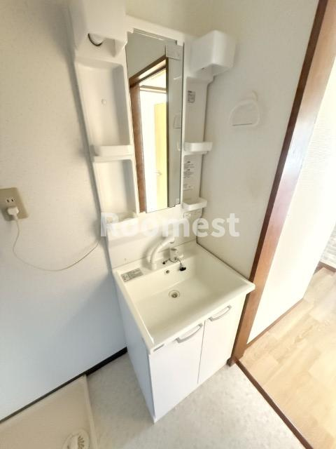 サニーコートⅡの洗面所|コンパクトで使いやすい洗面所