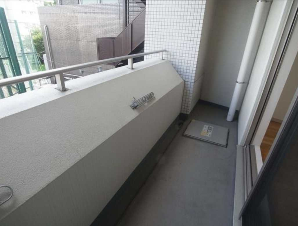 プラウドフラット三軒茶屋　オートロック　高層階　独立洗面台のバルコニー