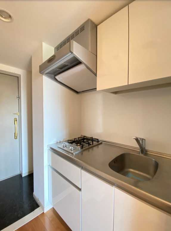 プラウドフラット三軒茶屋　オートロック　高層階　独立洗面台のキッチン