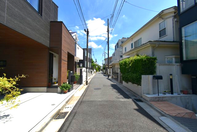 赤堤2丁目・新築戸建・B号棟の前面道路含む現地写真