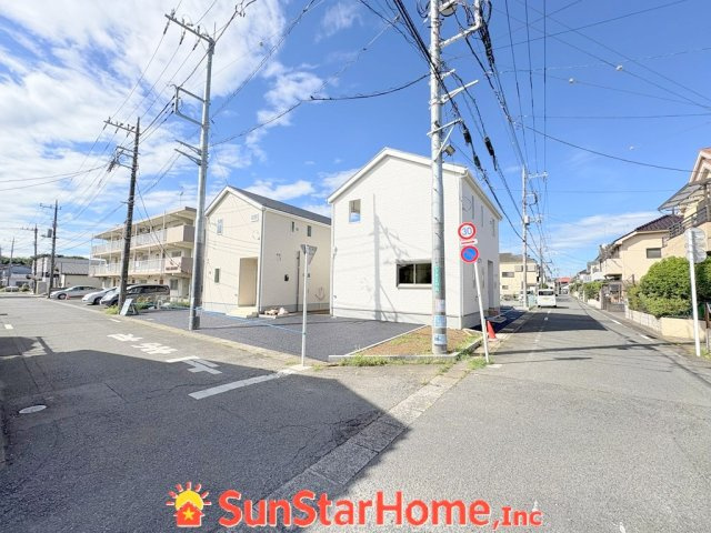 【サンスターホーム】瑞穂町むさし野新築　2号棟の前面道路含む現地写真