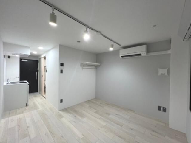 Ｎｉｓｈｉ－Ｎｉｐｐｏｒｉ　Ｔｅｒｒａｃｅの居間・リビング