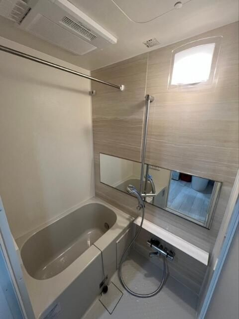 Ｎｉｓｈｉ－Ｎｉｐｐｏｒｉ　Ｔｅｒｒａｃｅの浴室