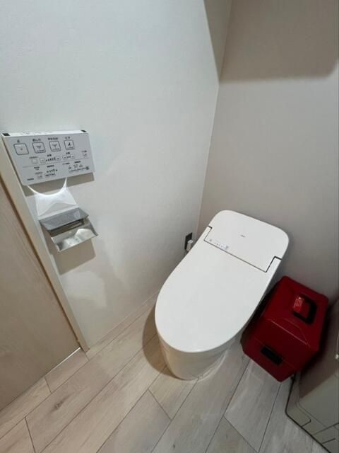 Ｎｉｓｈｉ－Ｎｉｐｐｏｒｉ　Ｔｅｒｒａｃｅのトイレ