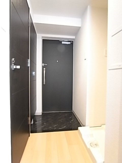 アスヴェル神戸元町海岸通の玄関