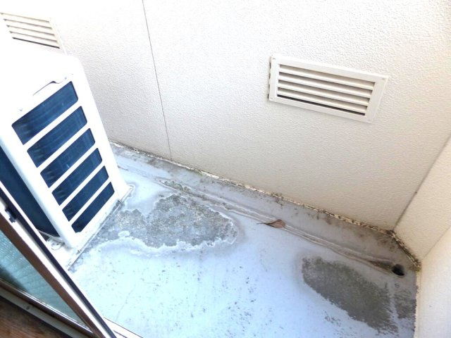 ジョーヌ駈上のバルコニー