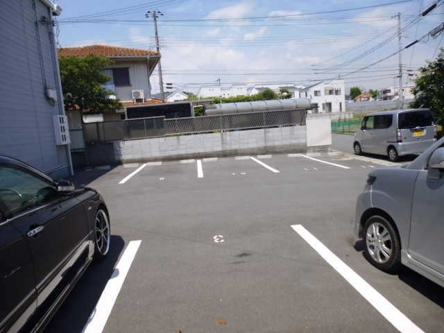 ウィンディアの駐車場