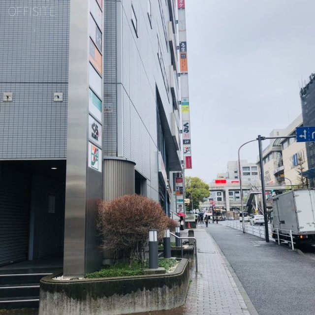 パラダイスガーデンの周辺