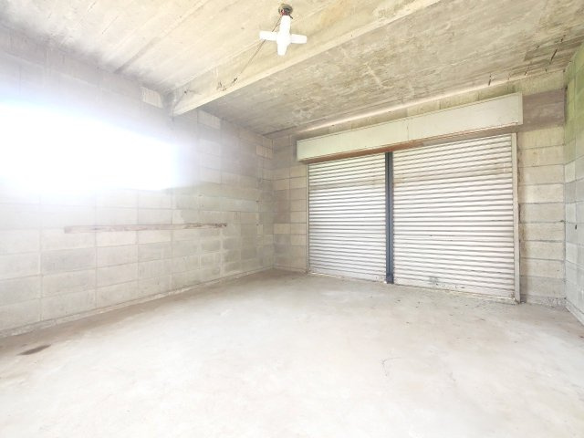 井戸野町貸家の駐車場|車庫や倉庫としてお使い頂けます