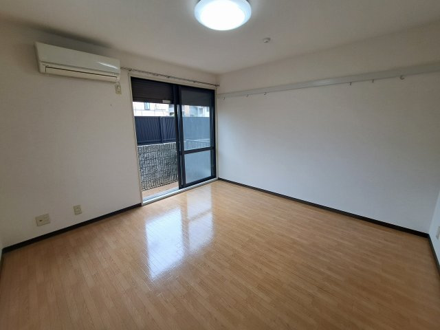 ジヴェルニー甲子園の居間・リビング