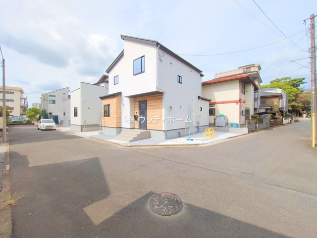 越谷市越ヶ谷5期　新築一戸建て　1号棟の前面道路含む現地写真