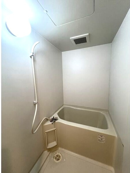 REGALO桜本町の浴室