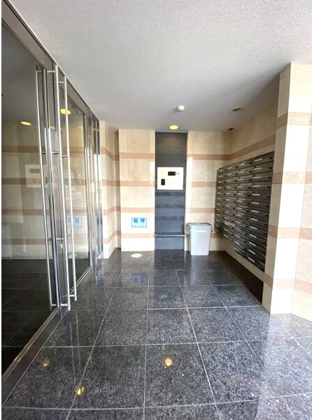 REGALO桜本町のエントランス