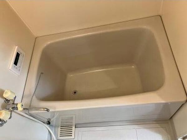 シャトー弁天弐番館の浴室