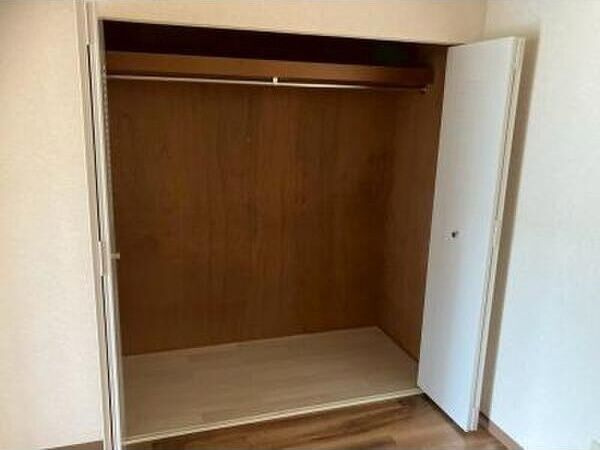 シャトー弁天弐番館の収納