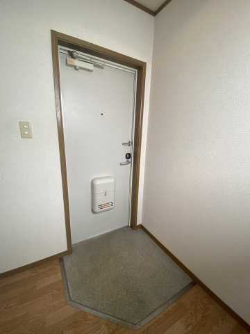 サマックスオザワハイツの玄関