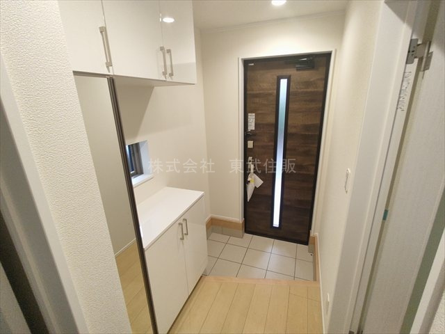【玄関】 | ふじみ野市西2丁目 | 収納もある玄関です