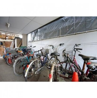 ハイツ　リバーランドの駐車場|駐輪場