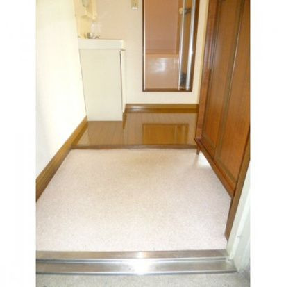 ハイツ　リバーランドの玄関