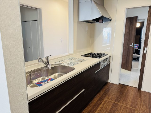 八王子市　下恩方町　新築一戸建て　１６期のキッチン|～使い勝手の良いシステムキッチン～